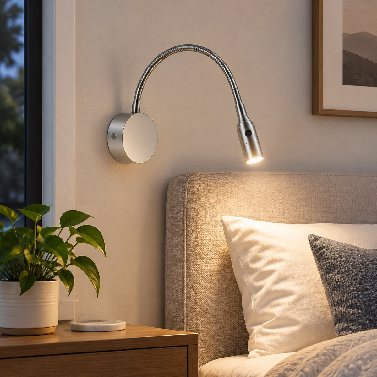 Modern Metal Gooseneck Wall Light
