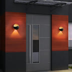 Moderne Halbmond-Wandleuchte aus Metall