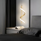 Moderne Metall-Pendelleuchte in Spiralform