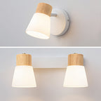 Moderne Waschtischleuchte mit Glaskegel