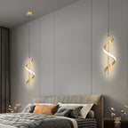 Moderne Metall-Pendelleuchte in Spiralform